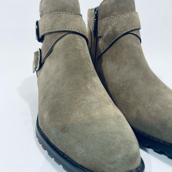 Blondo Stacy ankle waterproof suede boots with buckle lugged sole taupe size 8 - Picture 2 of 6